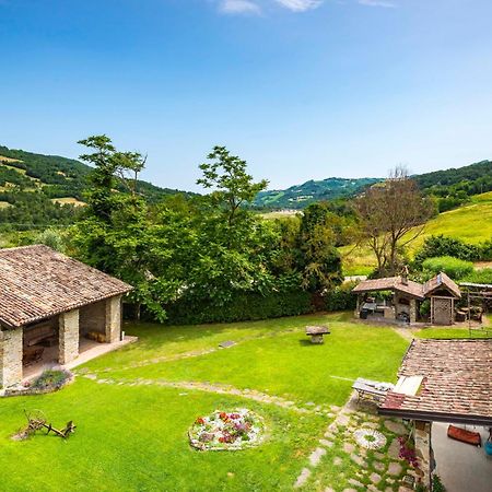 Agriturismo Il Salice Tizzano Val Parma Luaran gambar