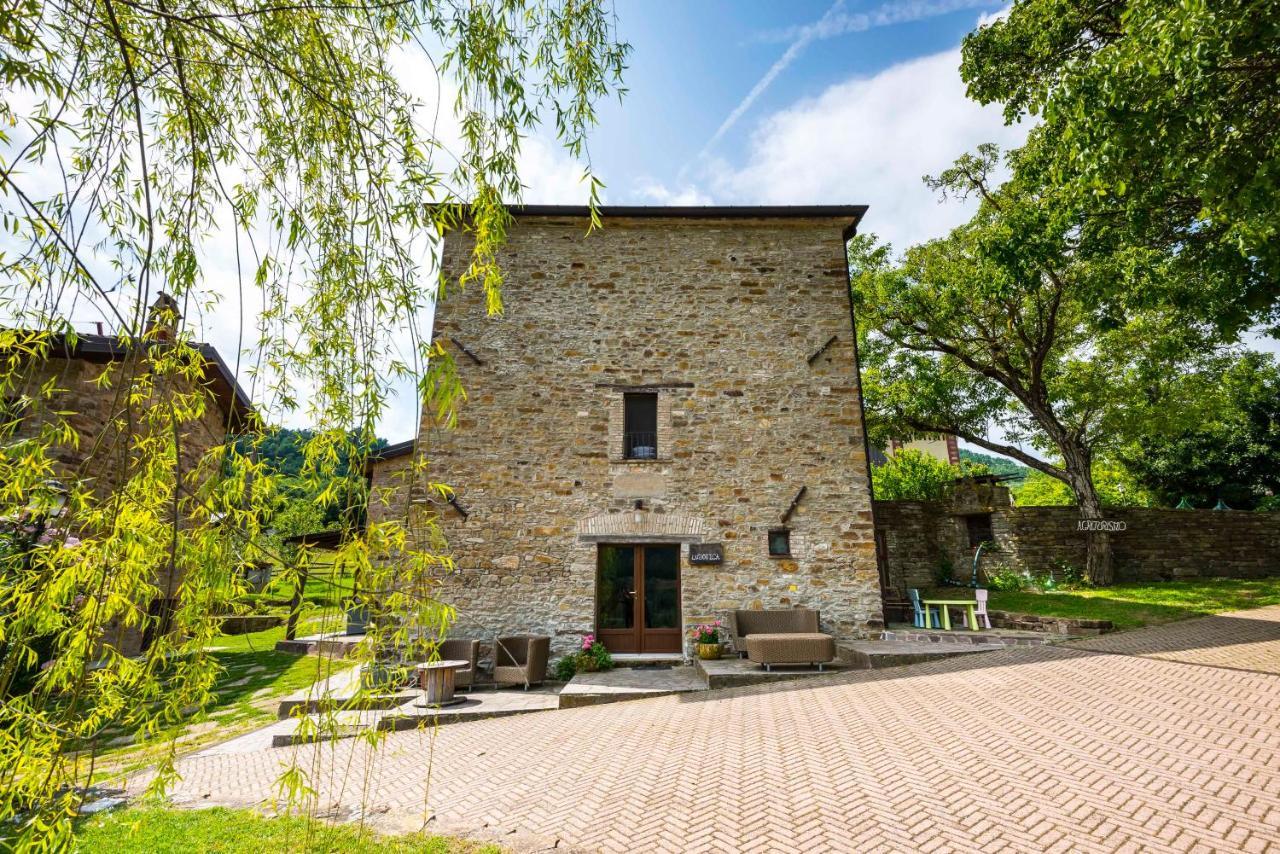 Agriturismo Il Salice Tizzano Val Parma Luaran gambar