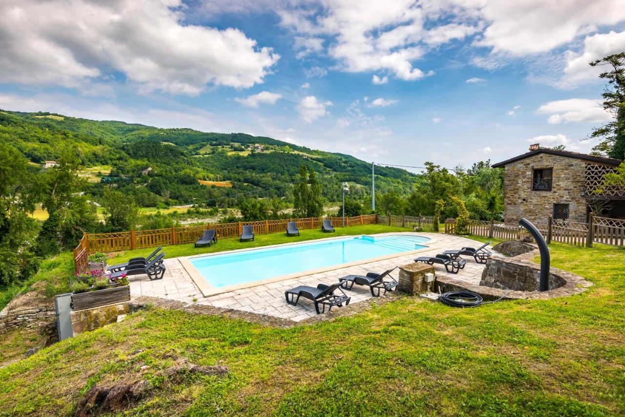 Agriturismo Il Salice Tizzano Val Parma Luaran gambar