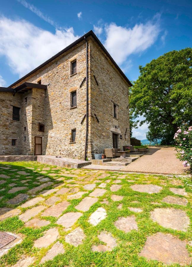 Agriturismo Il Salice Tizzano Val Parma Luaran gambar