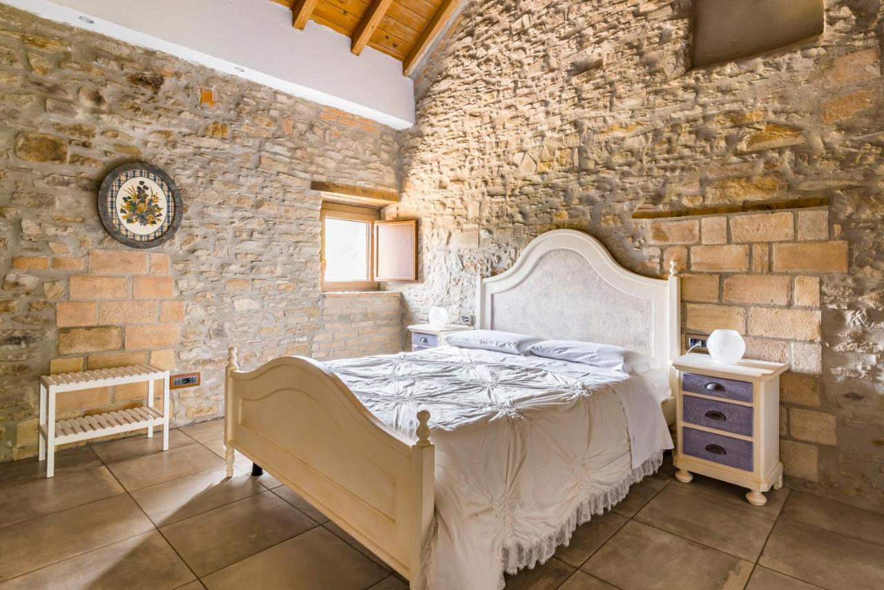 Agriturismo Il Salice Tizzano Val Parma Luaran gambar