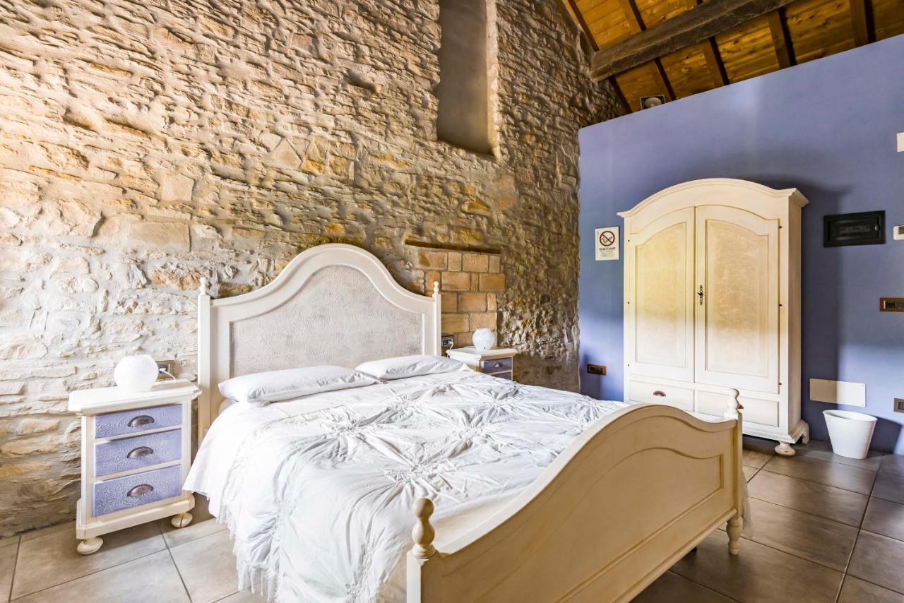 Agriturismo Il Salice Tizzano Val Parma Luaran gambar