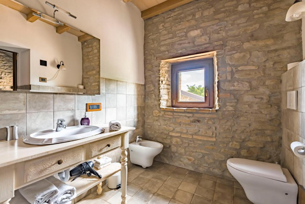 Agriturismo Il Salice Tizzano Val Parma Luaran gambar