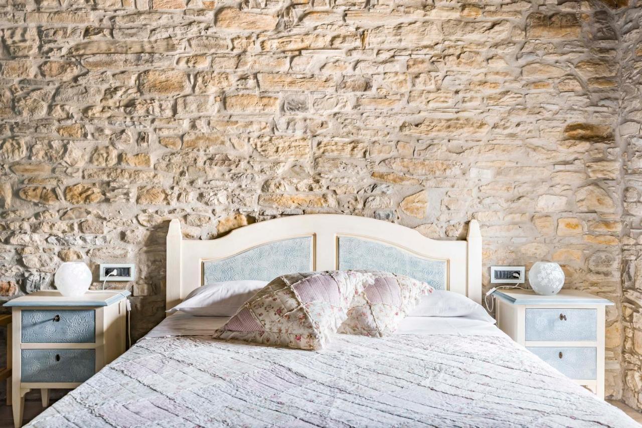 Agriturismo Il Salice Tizzano Val Parma Luaran gambar