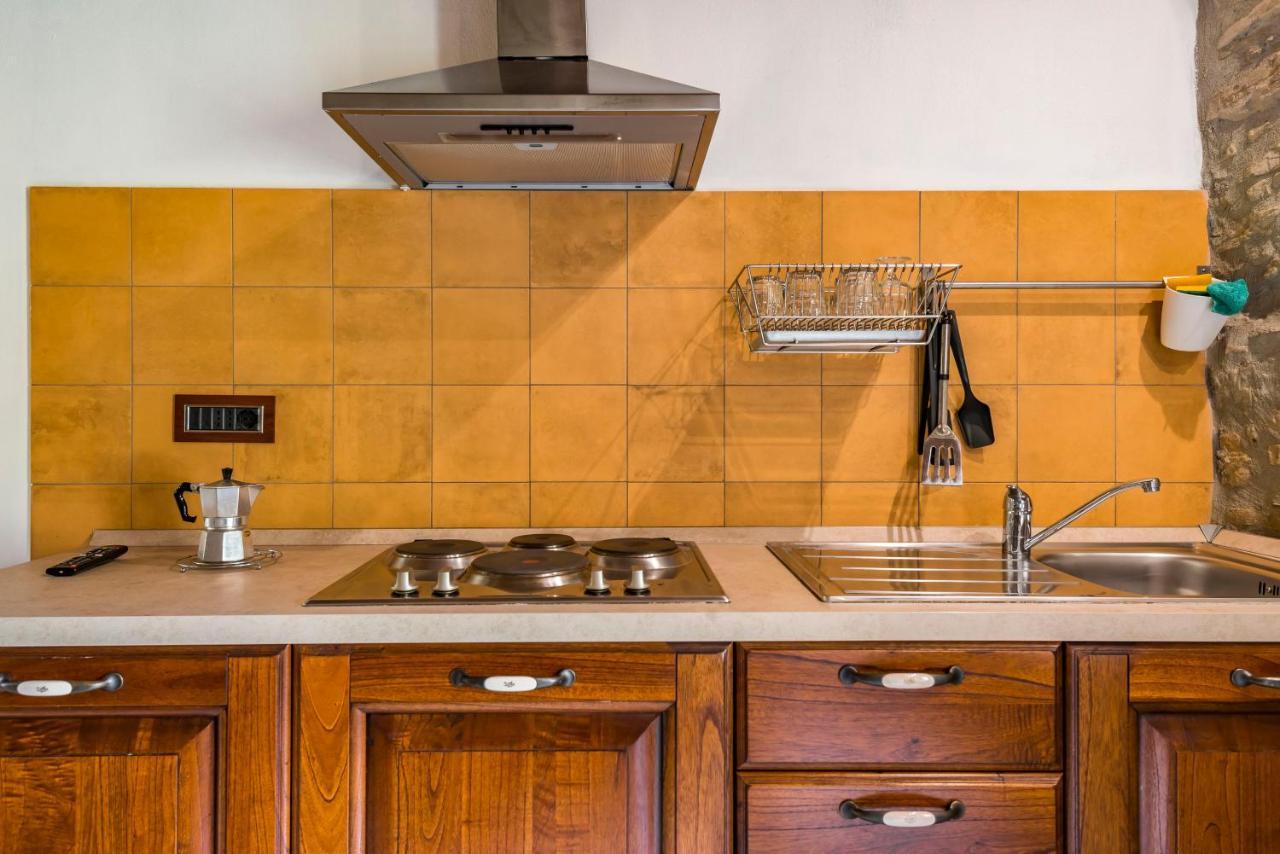 Agriturismo Il Salice Tizzano Val Parma Luaran gambar