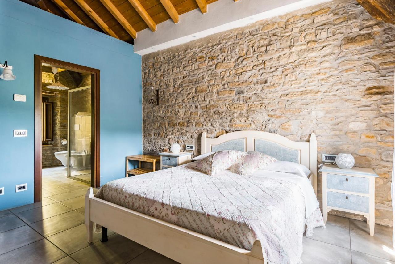 Agriturismo Il Salice Tizzano Val Parma Luaran gambar