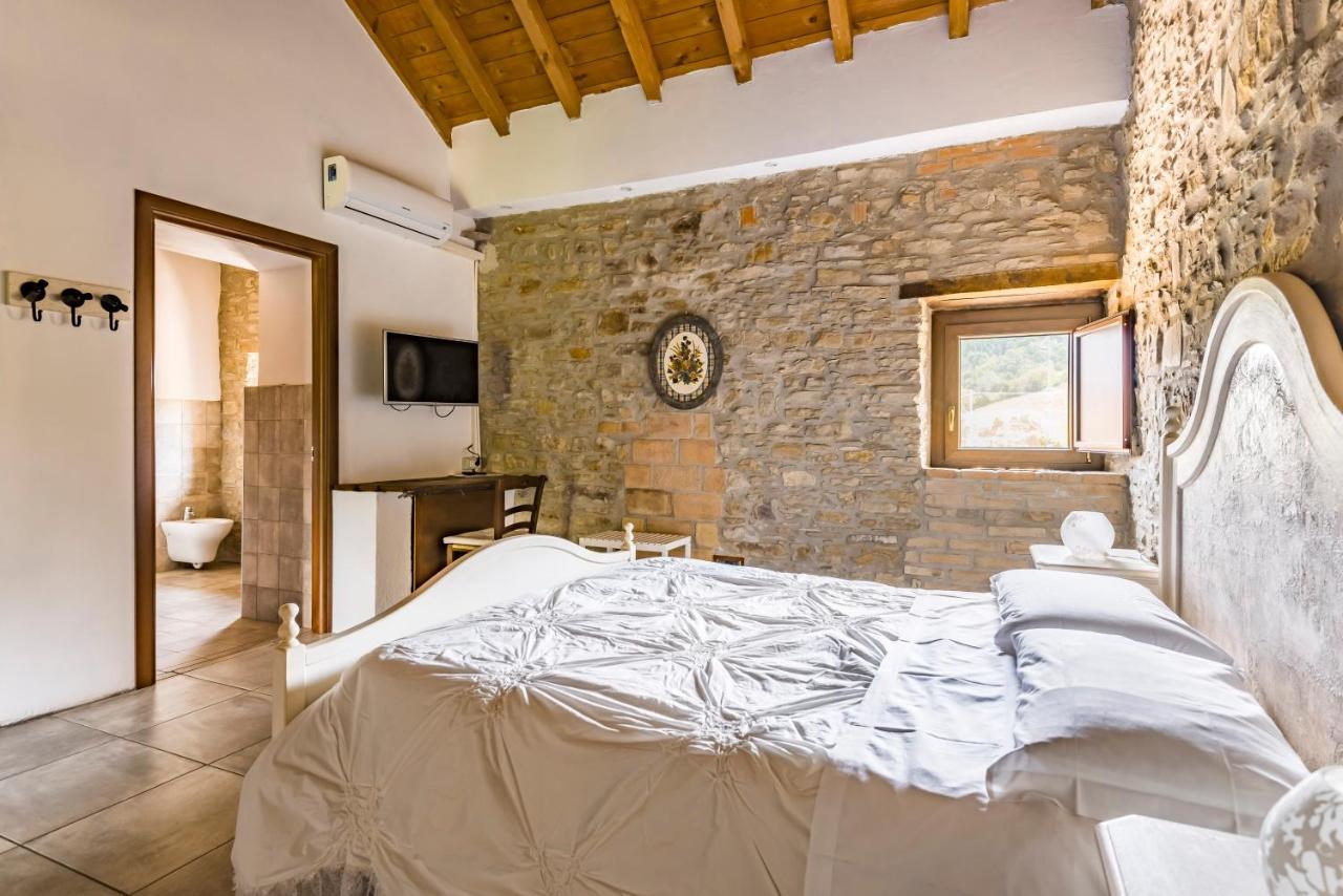 Agriturismo Il Salice Tizzano Val Parma Luaran gambar