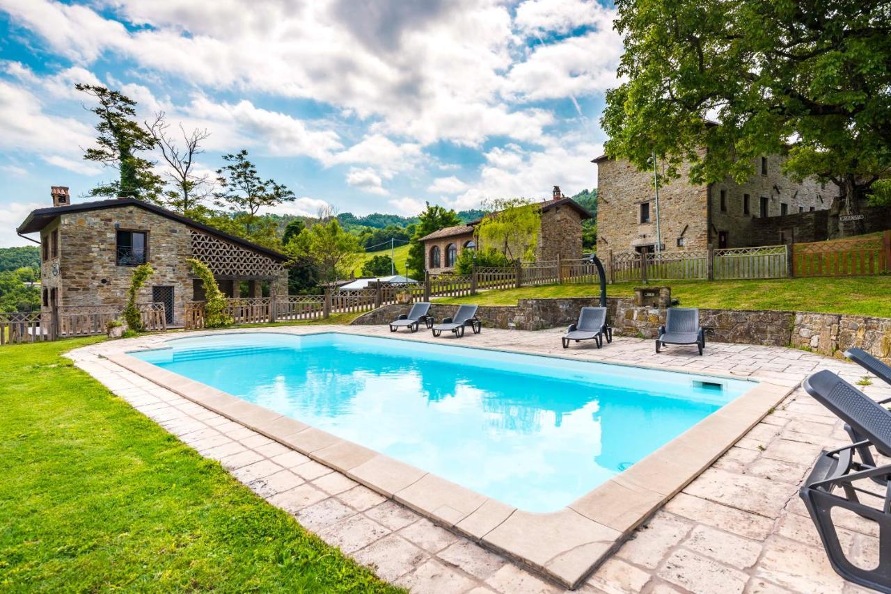 Agriturismo Il Salice Tizzano Val Parma Luaran gambar