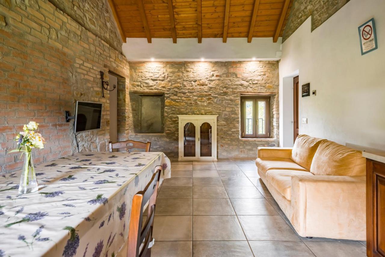 Agriturismo Il Salice Tizzano Val Parma Luaran gambar