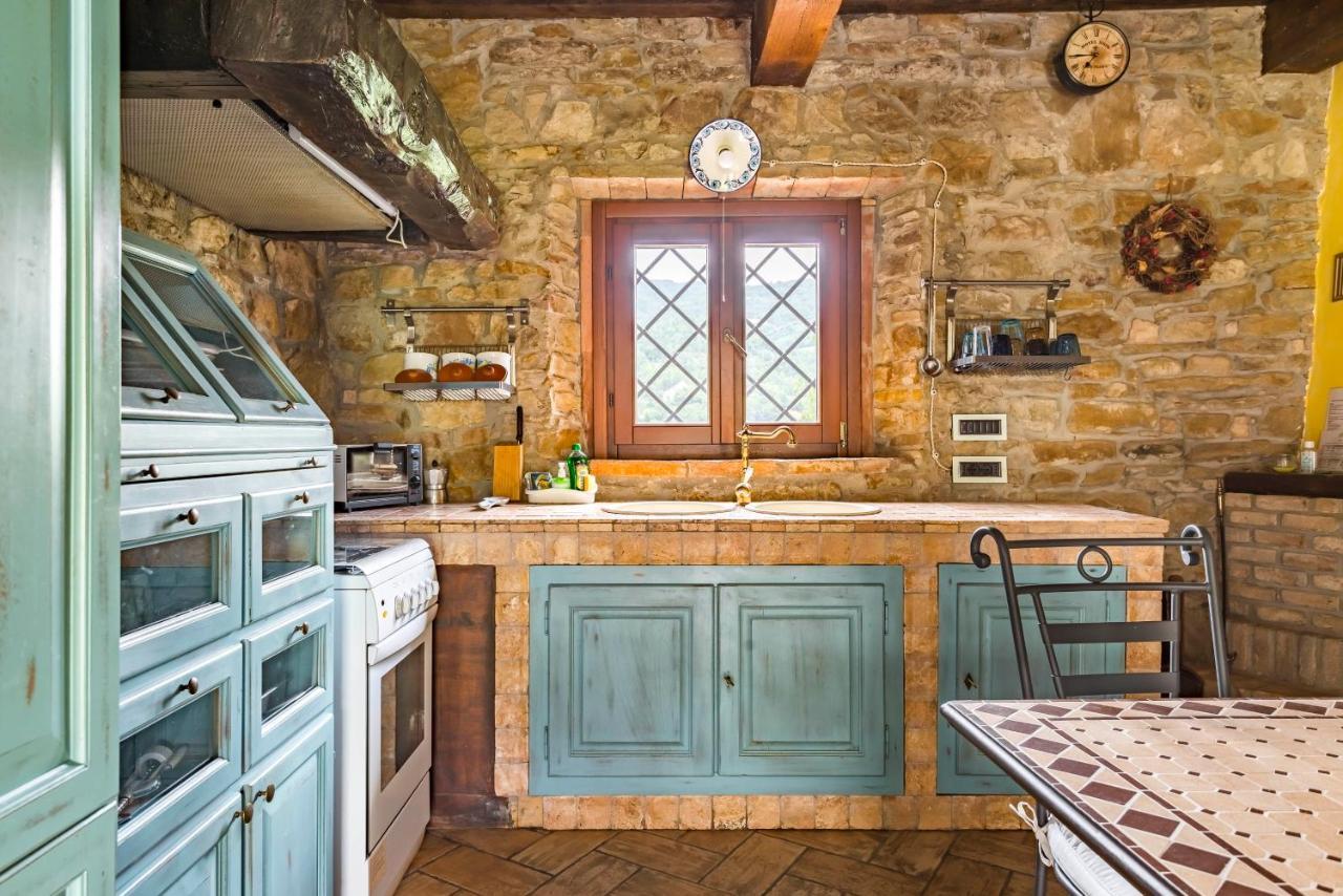 Agriturismo Il Salice Tizzano Val Parma Luaran gambar