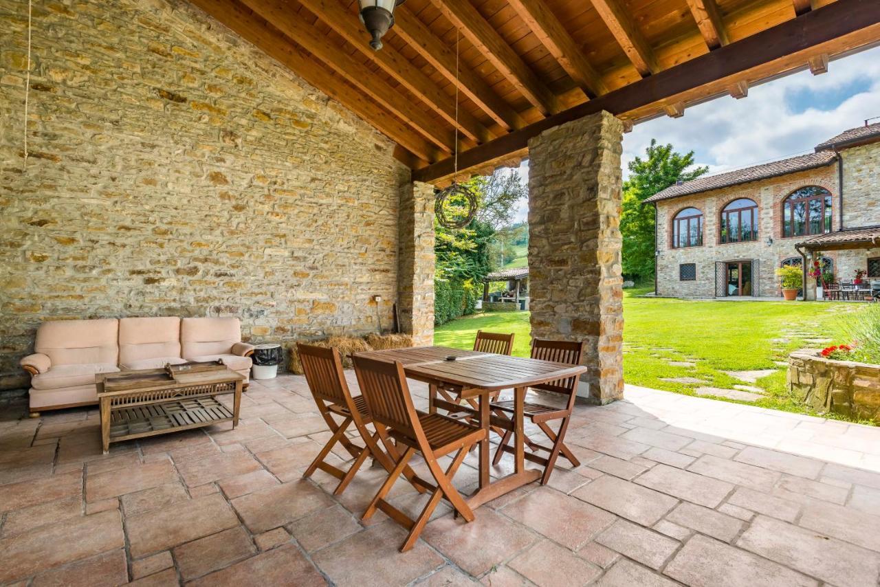 Agriturismo Il Salice Tizzano Val Parma Luaran gambar