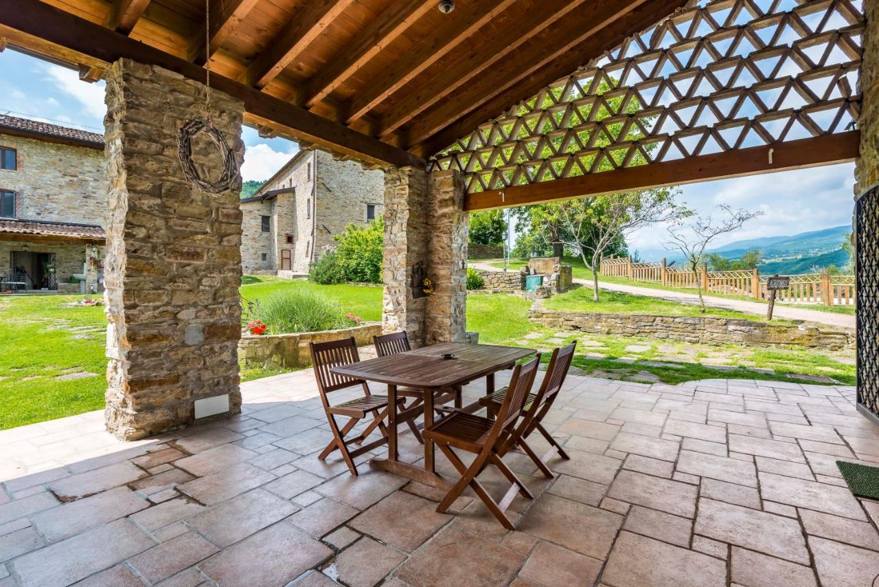 Agriturismo Il Salice Tizzano Val Parma Luaran gambar
