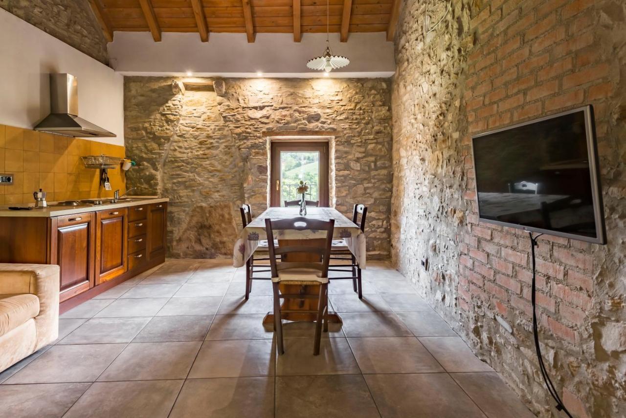 Agriturismo Il Salice Tizzano Val Parma Luaran gambar