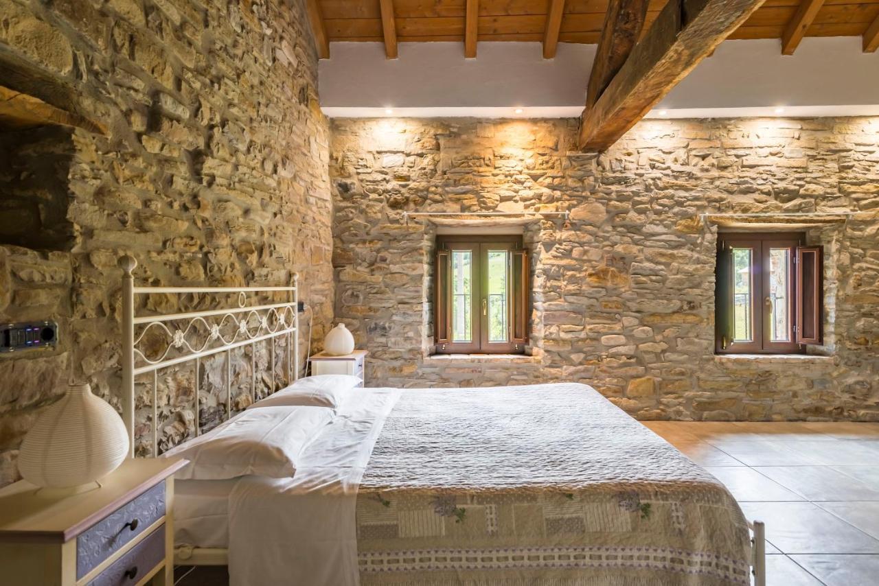 Agriturismo Il Salice Tizzano Val Parma Luaran gambar