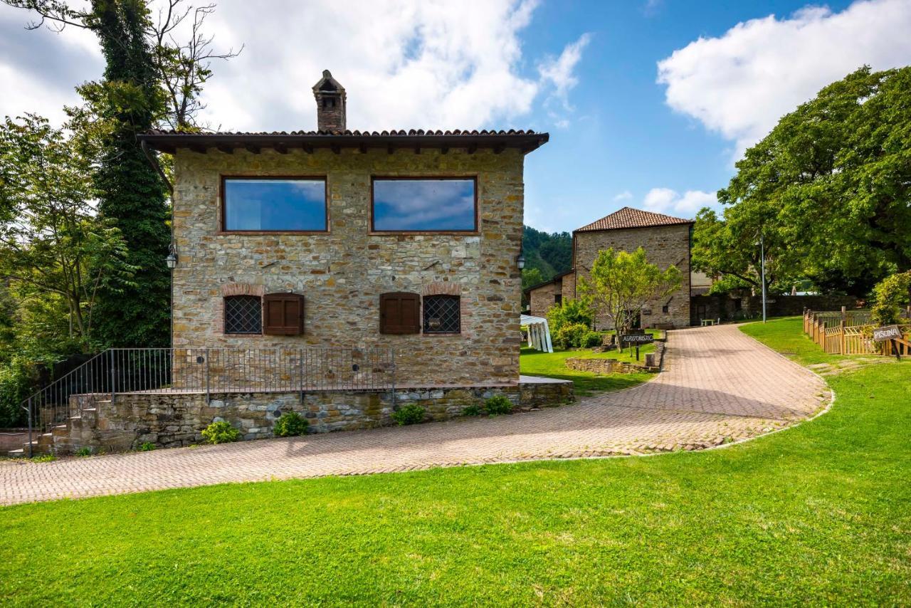 Agriturismo Il Salice Tizzano Val Parma Luaran gambar