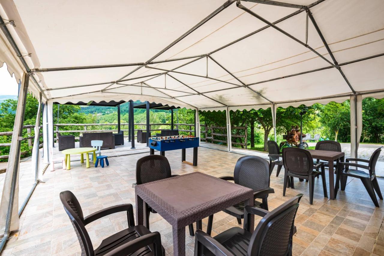 Agriturismo Il Salice Tizzano Val Parma Luaran gambar