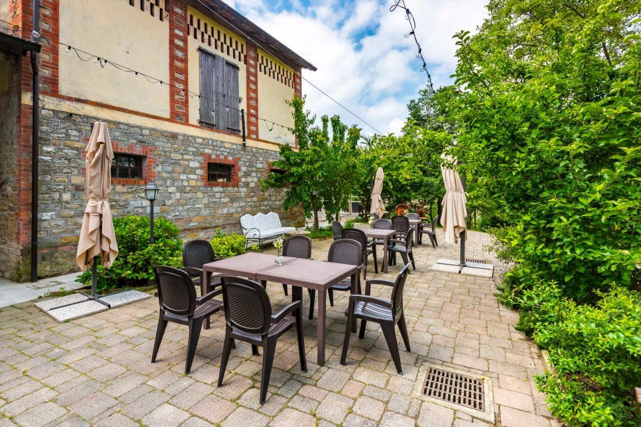 Agriturismo Il Salice Tizzano Val Parma Luaran gambar