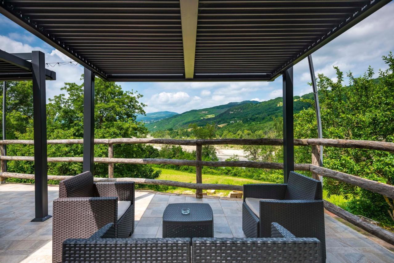 Agriturismo Il Salice Tizzano Val Parma Luaran gambar