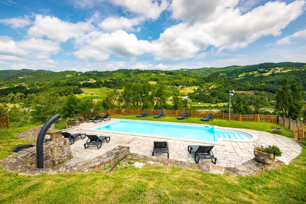 Agriturismo Il Salice Tizzano Val Parma Luaran gambar