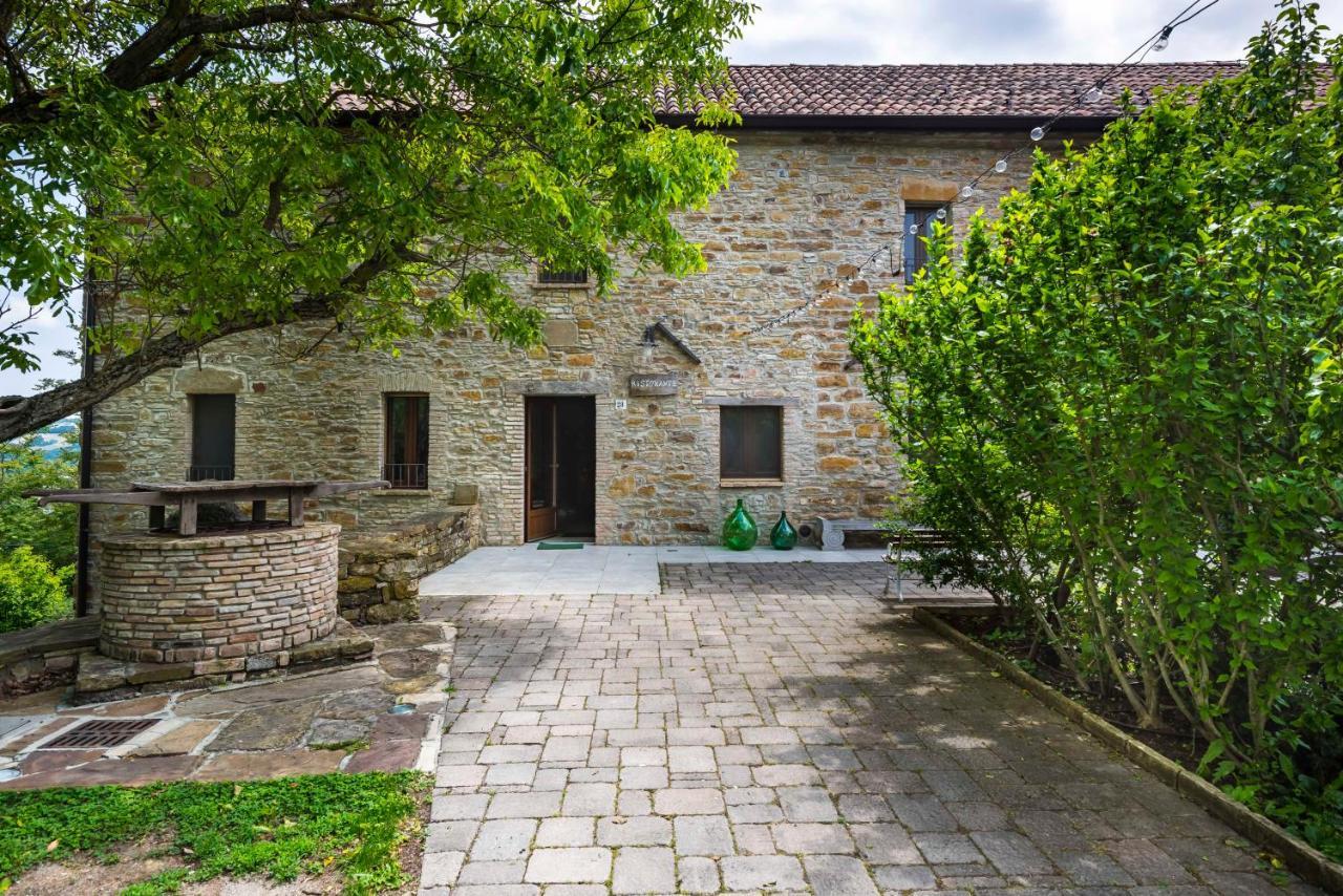 Agriturismo Il Salice Tizzano Val Parma Luaran gambar