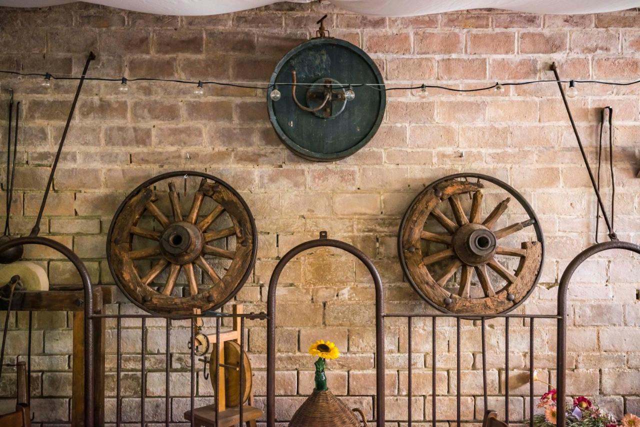 Agriturismo Il Salice Tizzano Val Parma Luaran gambar