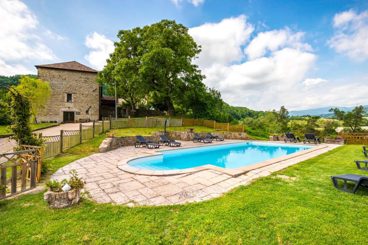 Agriturismo Il Salice Tizzano Val Parma Luaran gambar