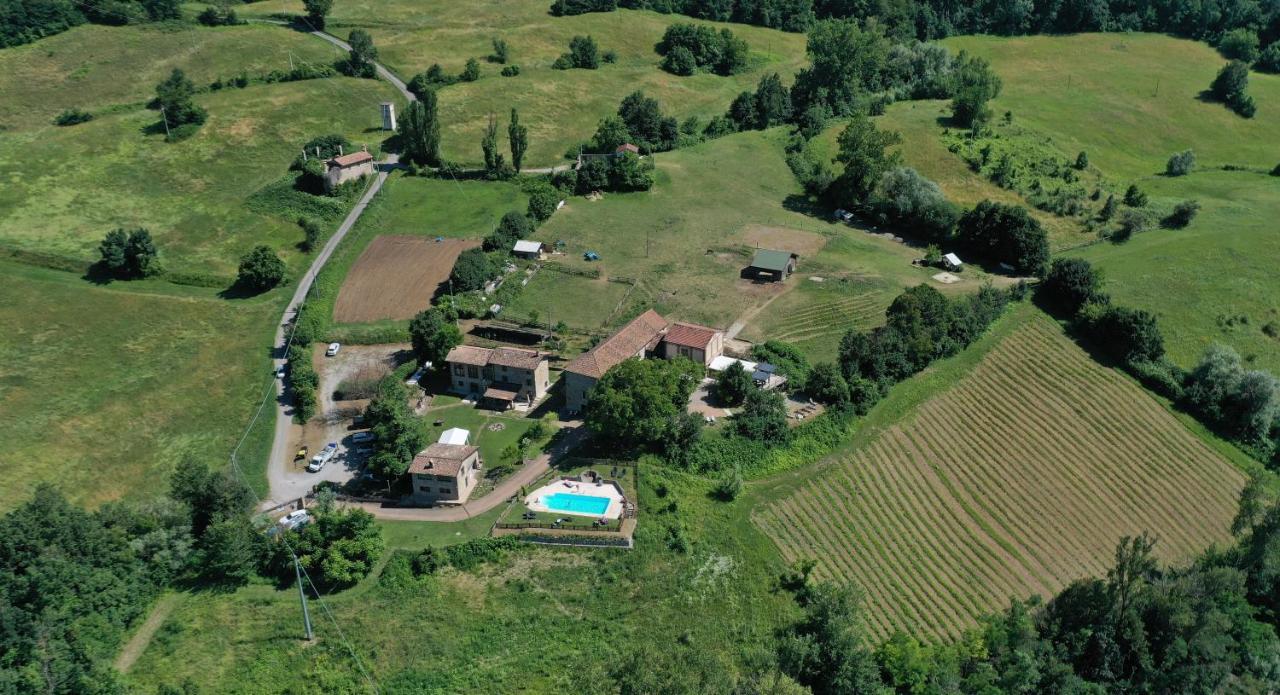 Agriturismo Il Salice Tizzano Val Parma Luaran gambar