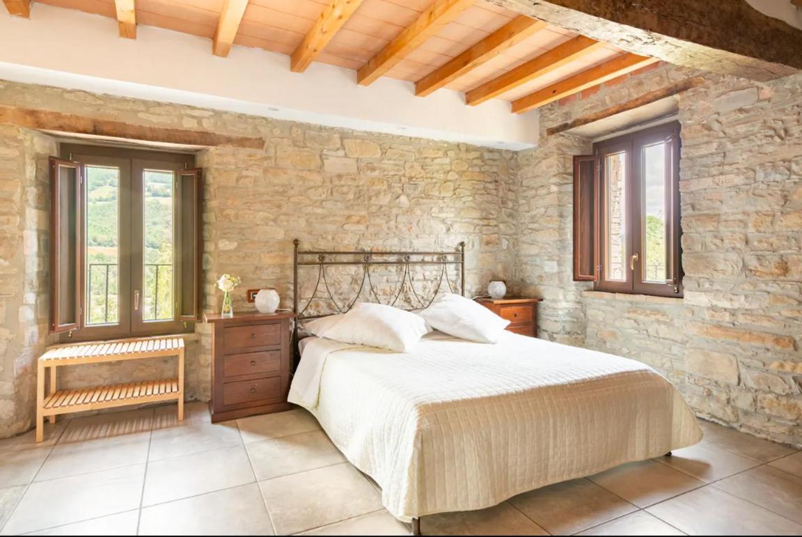 Agriturismo Il Salice Tizzano Val Parma Luaran gambar