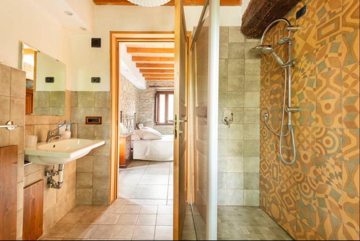 Agriturismo Il Salice Tizzano Val Parma Luaran gambar